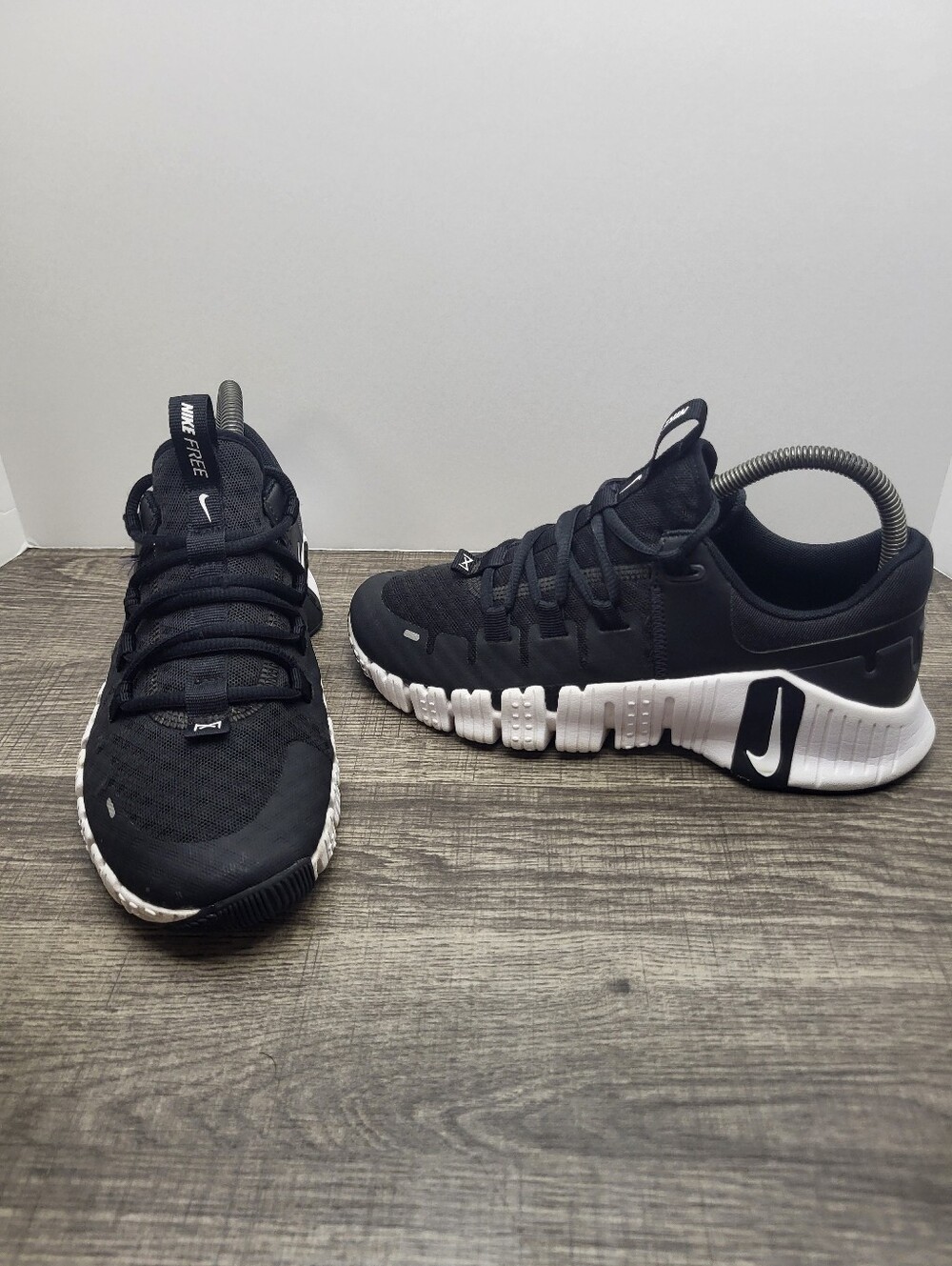 Nike Free Metcon 5 Black White Women's Size 7 Shoes Sneakers Training Lifestyle